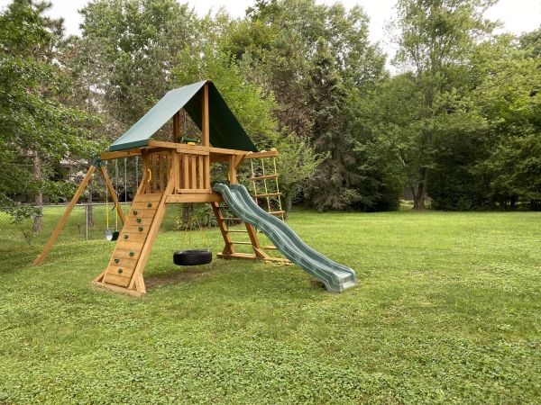 Cost of Play Set Assembly Service in Broomfield