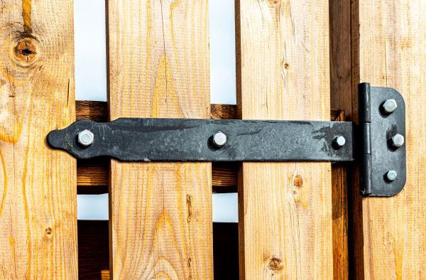 Cost of Gate Hinge Repair in Broomfield