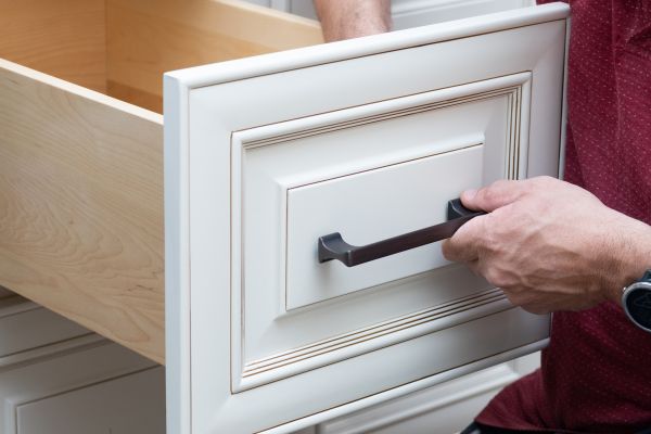 Cost of Cabinet Handle Installation in Broomfield
